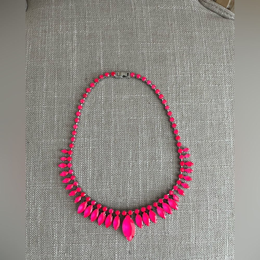 Neon pink 17 inch necklace